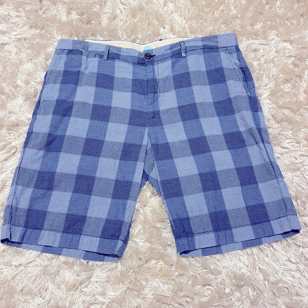 Gently Used Men’s size 38 Tommy Bahama Shorts